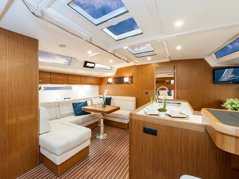 photo Bavaria Cruiser 56 12