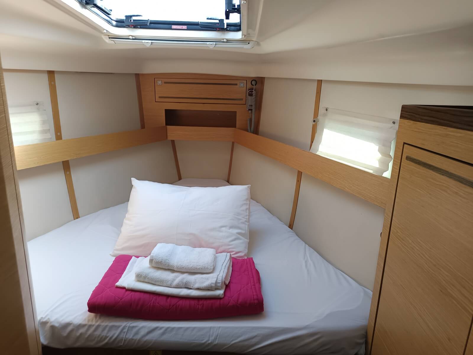 Yacht image 14