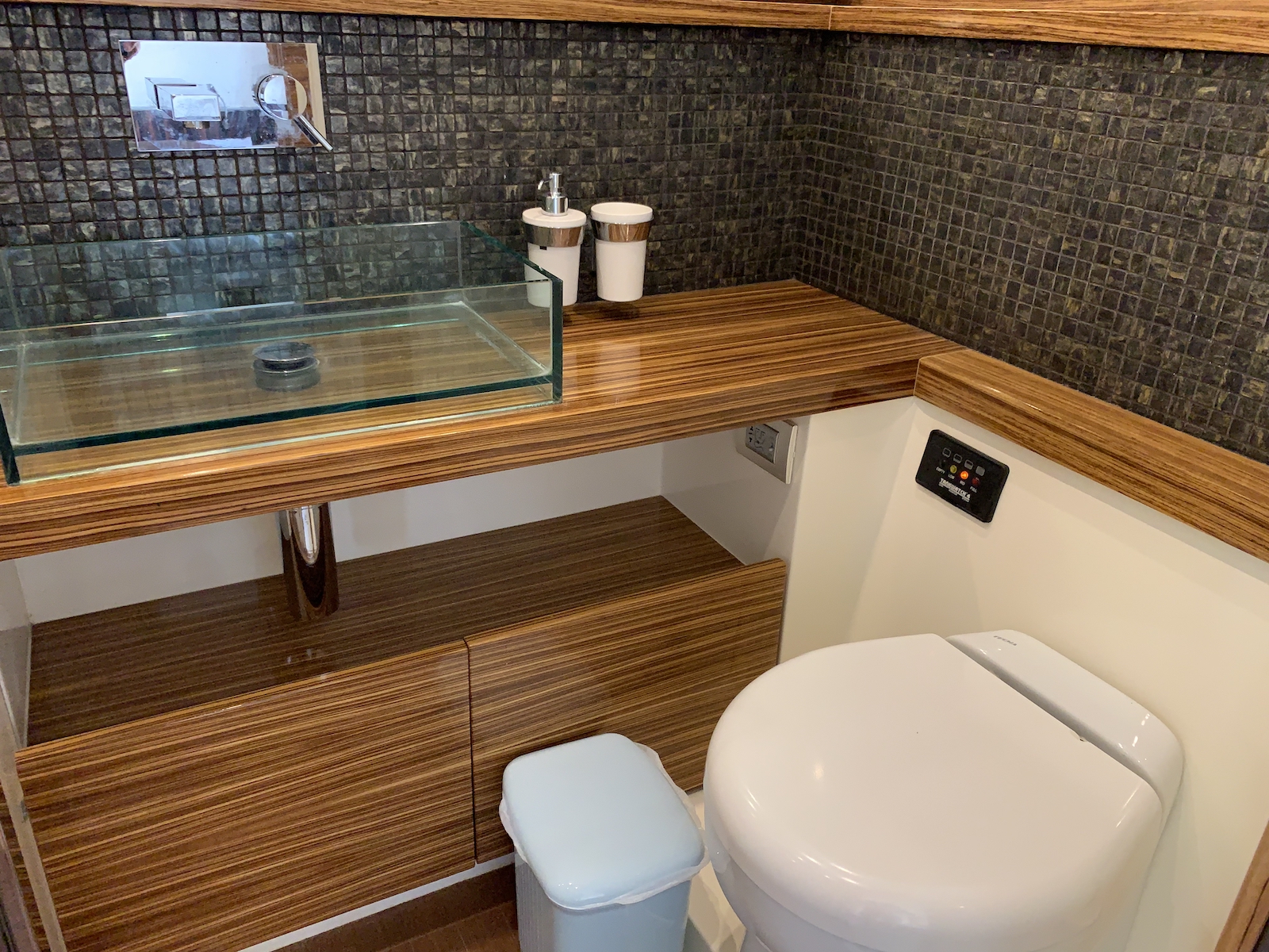 фото Absolute 52 FLY 13