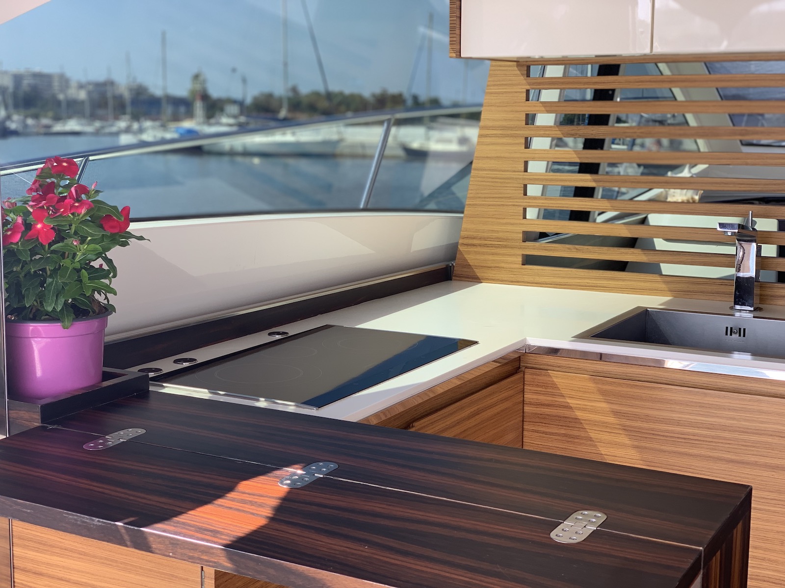 фото Absolute 52 FLY 16