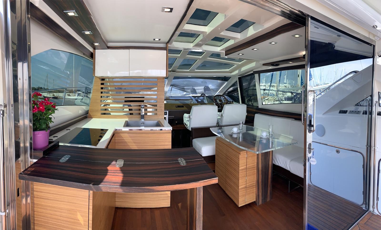 фото Absolute 52 FLY 18