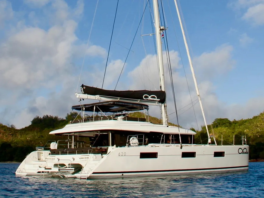 Lagoon 620 (2016) – Reverie Infinie