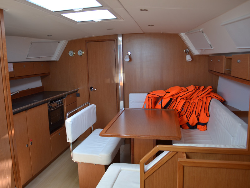 фото Bavaria 40 Cruiser 3