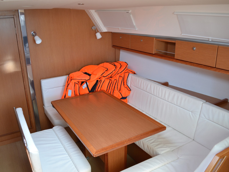 фото Bavaria 40 Cruiser 10