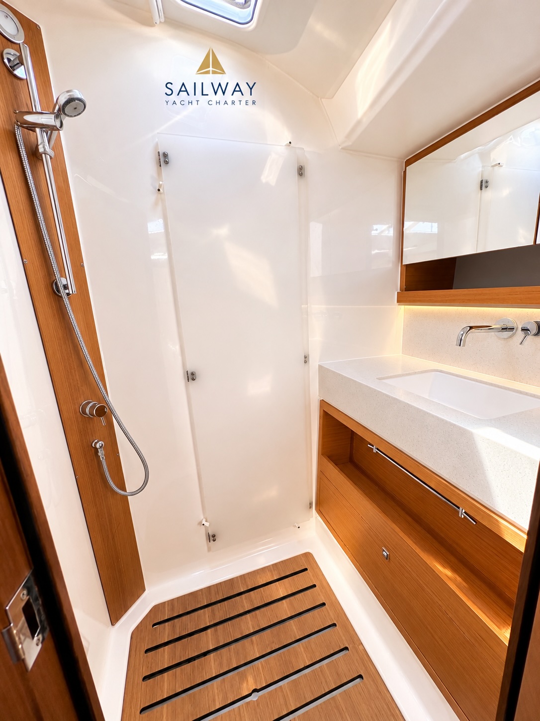 SÜHA BEY (Dufour 470): аренда парусной яхты без экипажа, Adaköy Marina