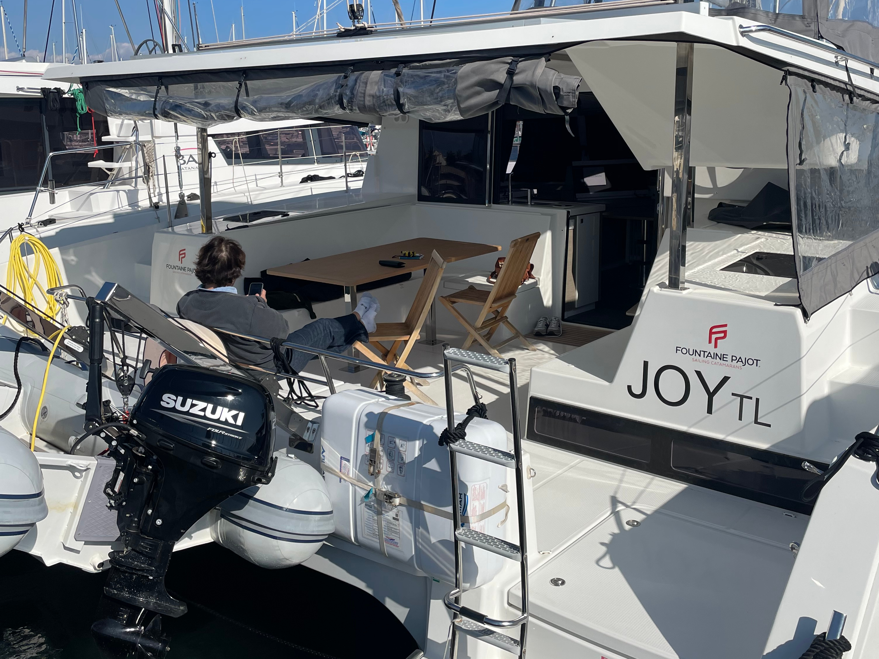 Lucia 40_4 cabins