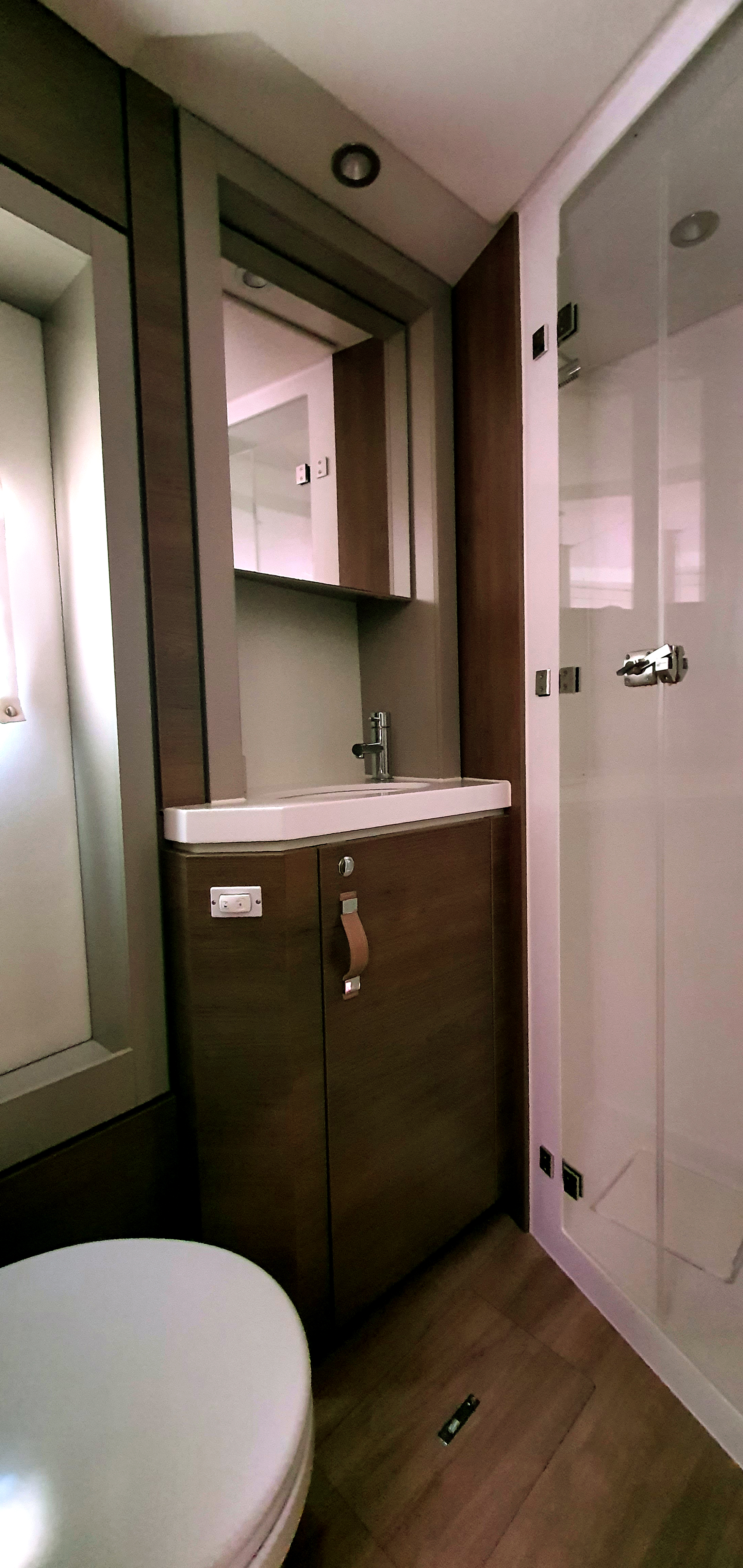 Secondary yacht image