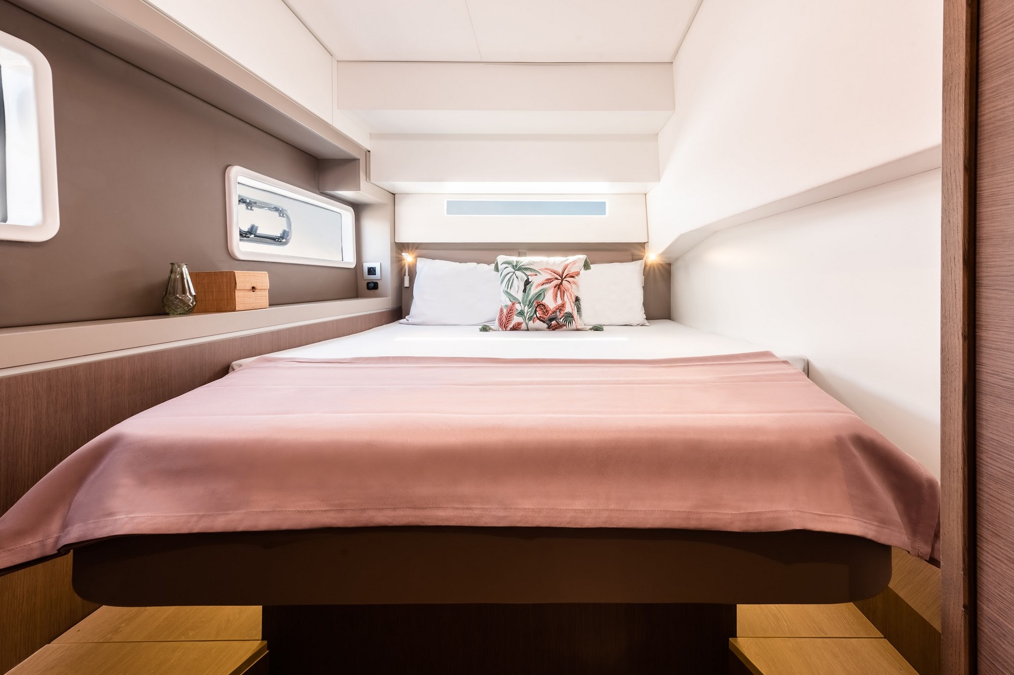 Secondary yacht image