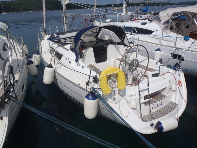 фото Sun Odyssey 32i 1