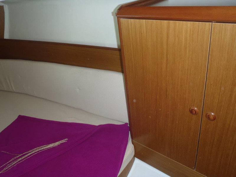 фото Sun Odyssey 32i 6