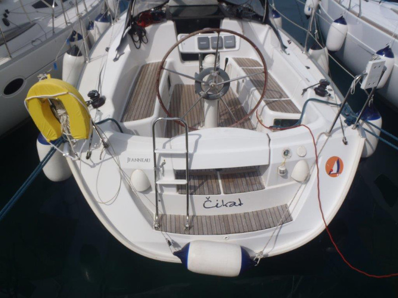 фото Sun Odyssey 32i 14