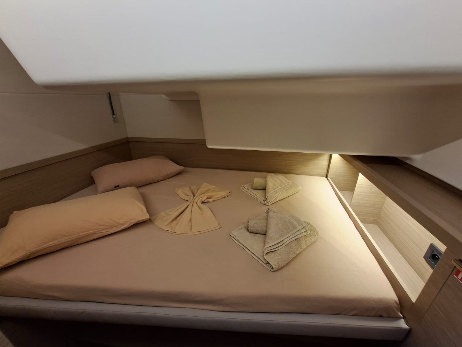 Yacht image 5