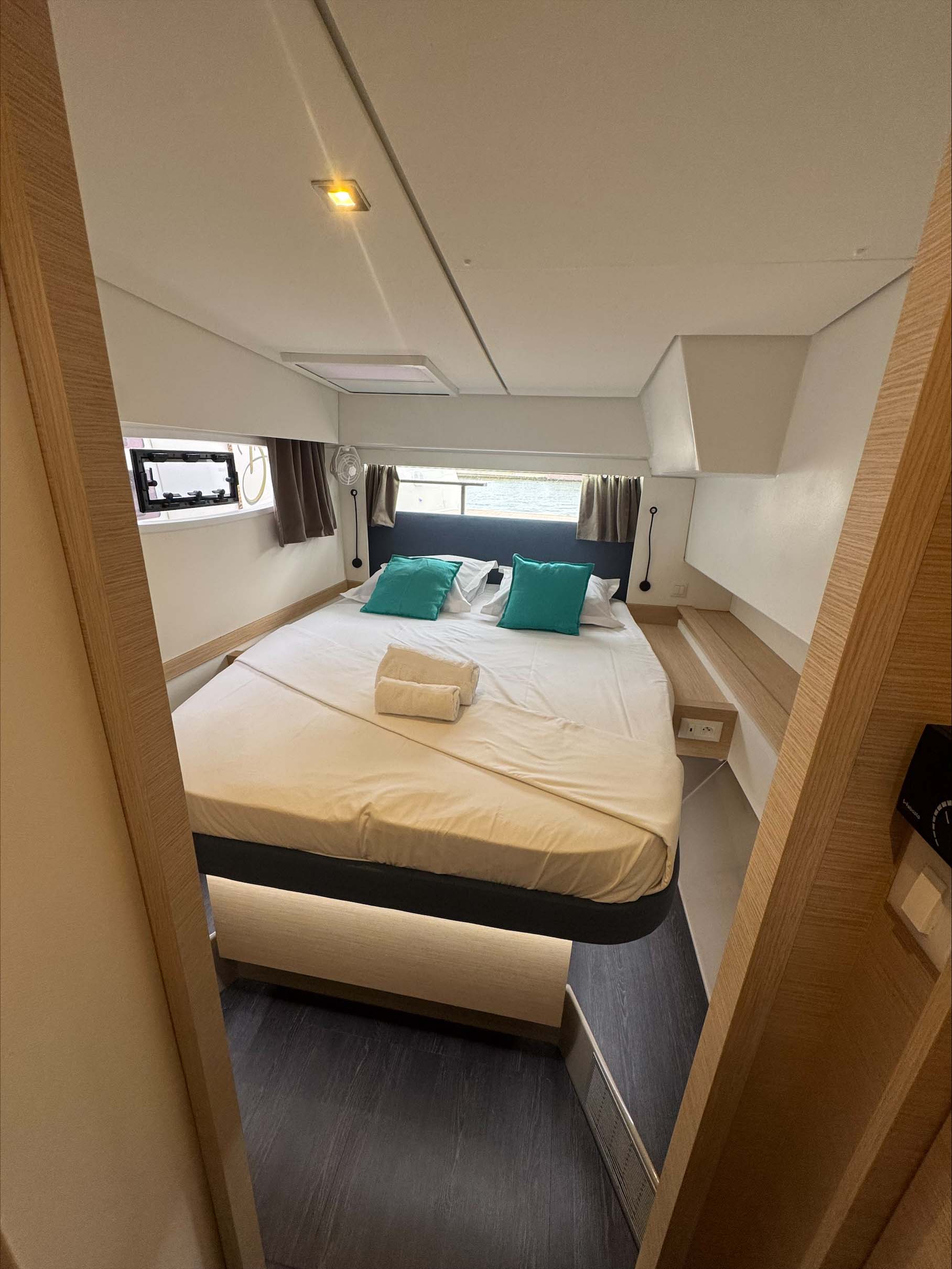 Yacht image 11