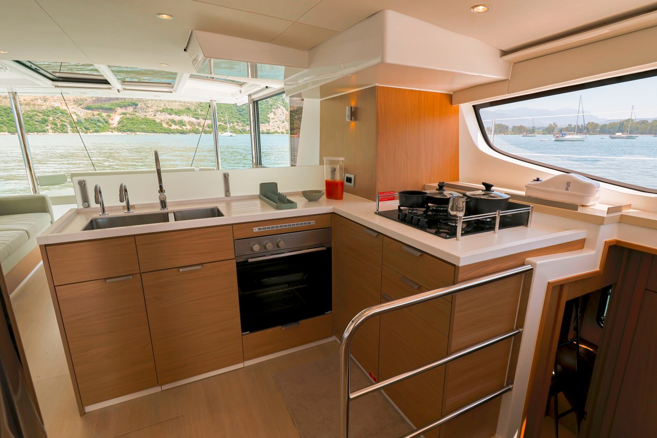 Yacht image 10