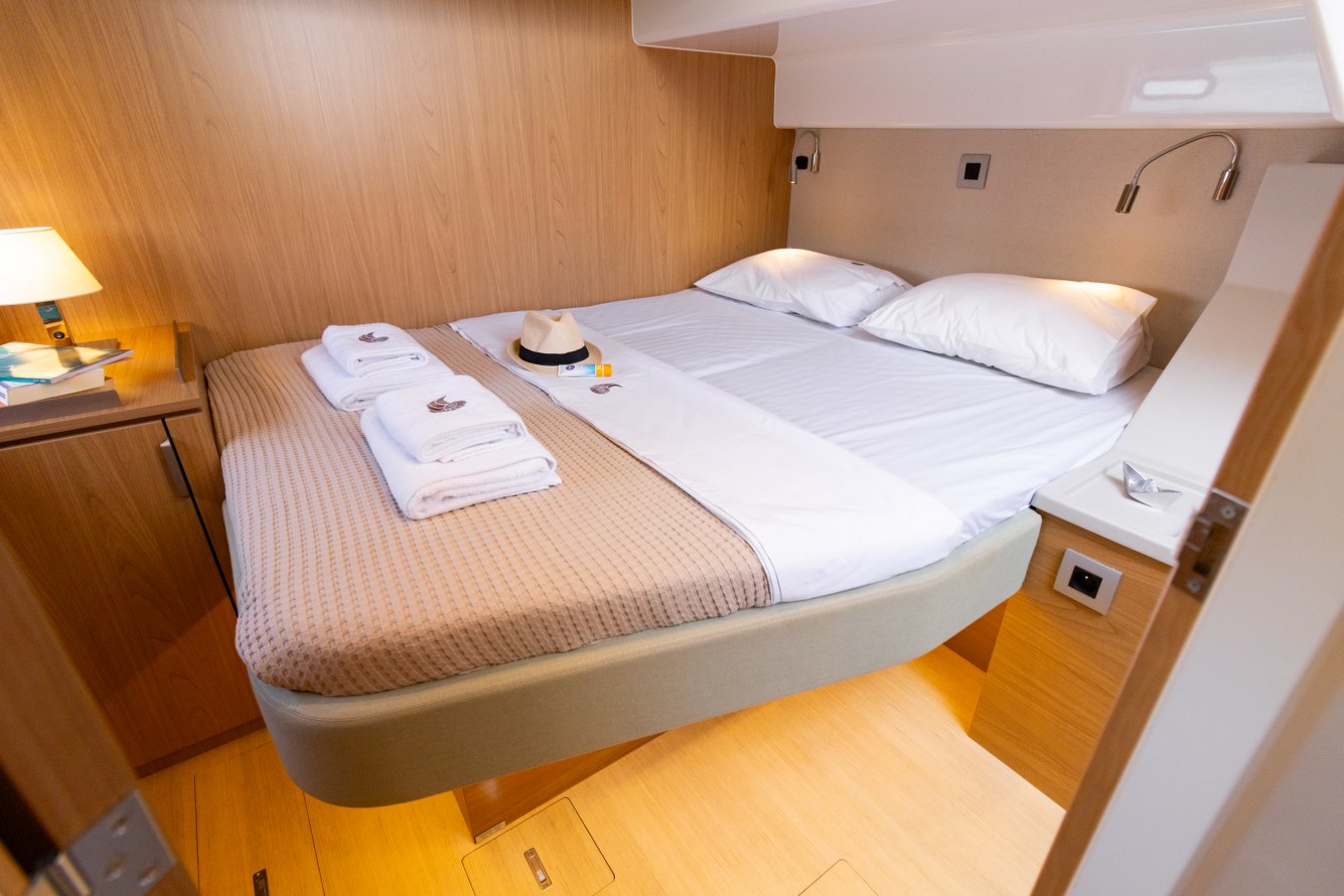 Yacht image 13