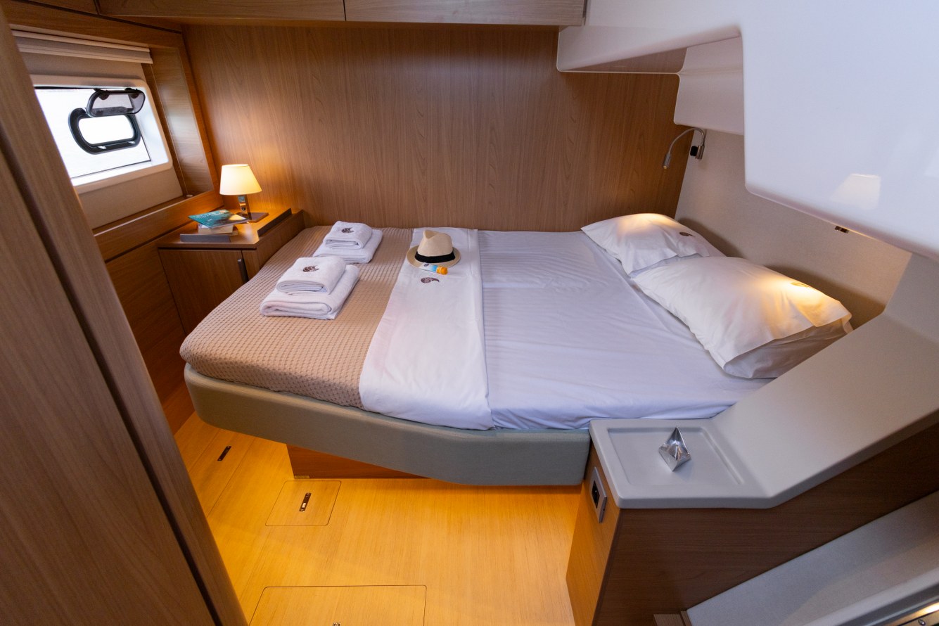 Yacht image 8