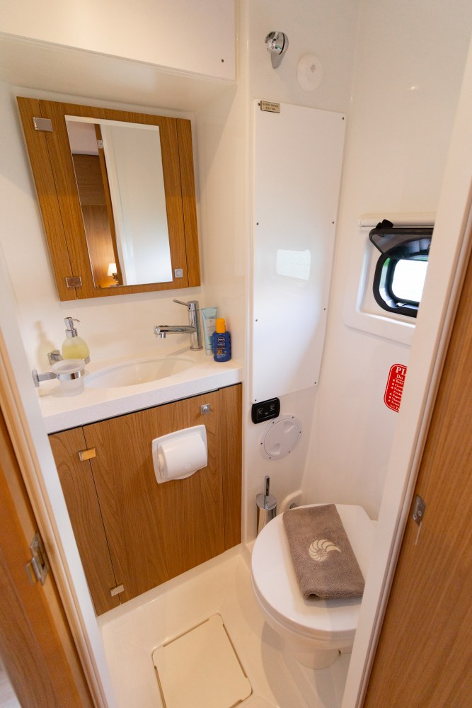 Yacht image 4