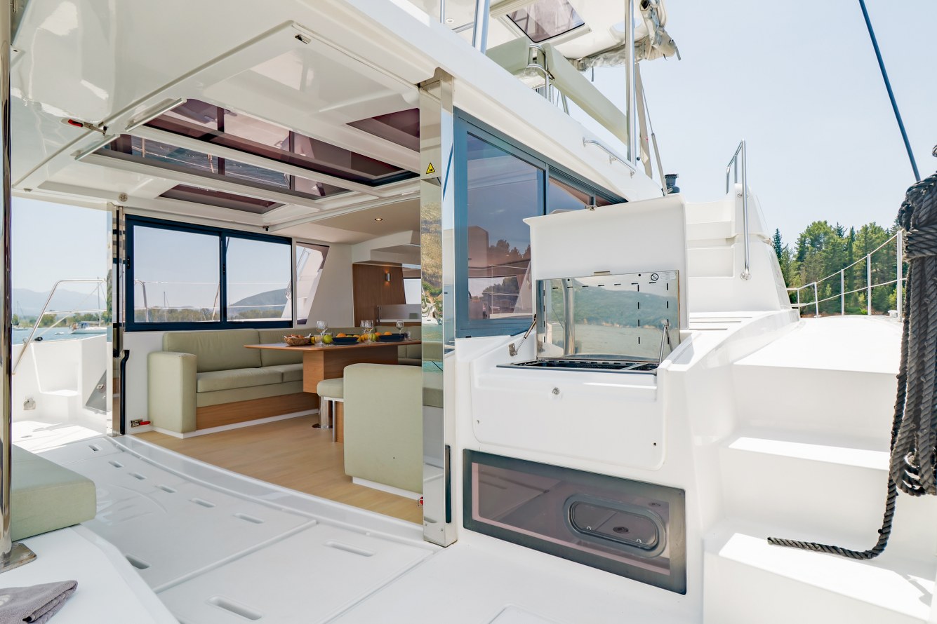 Yacht image 32