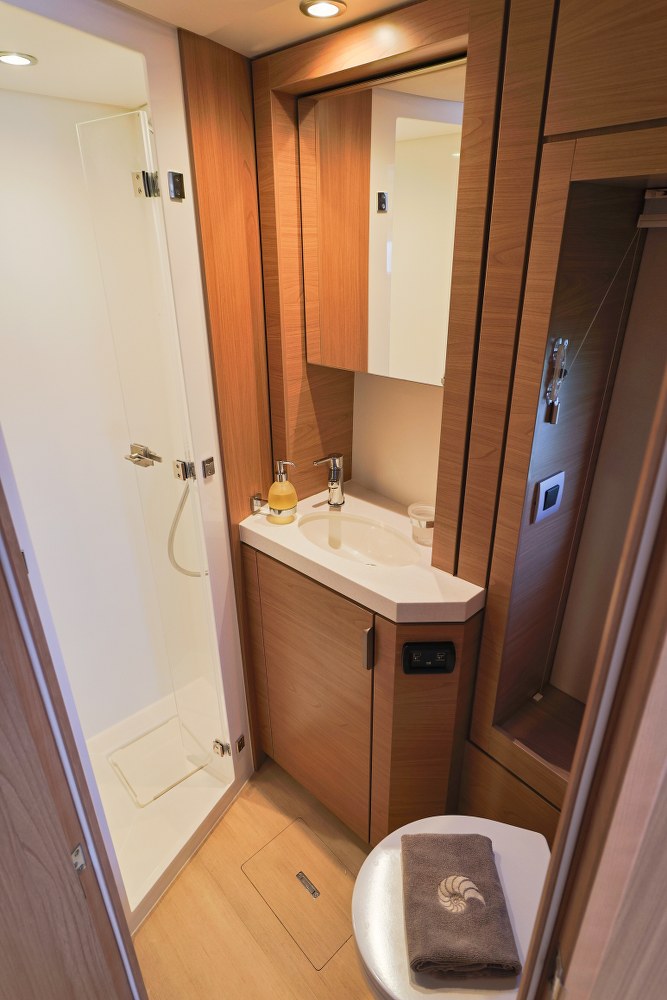 Yacht image 37