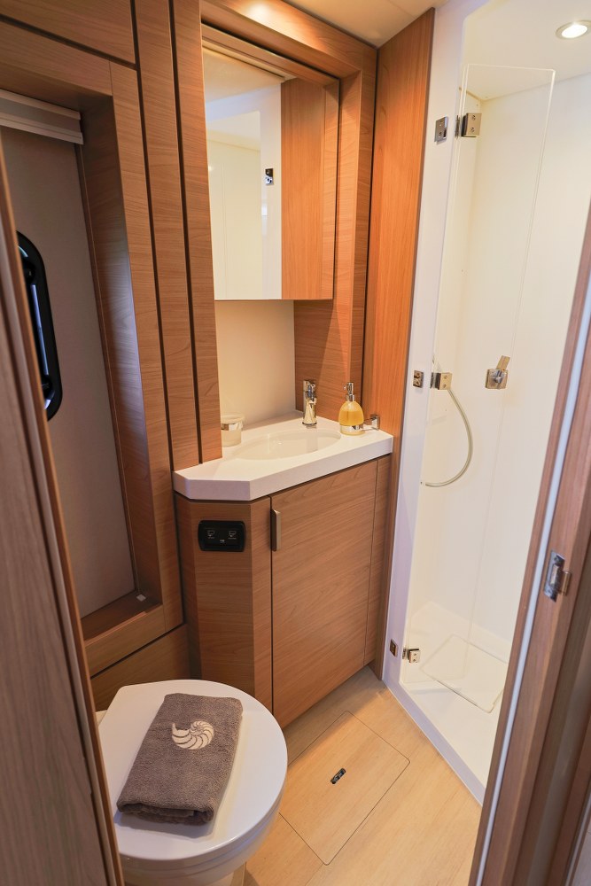 Yacht image 40