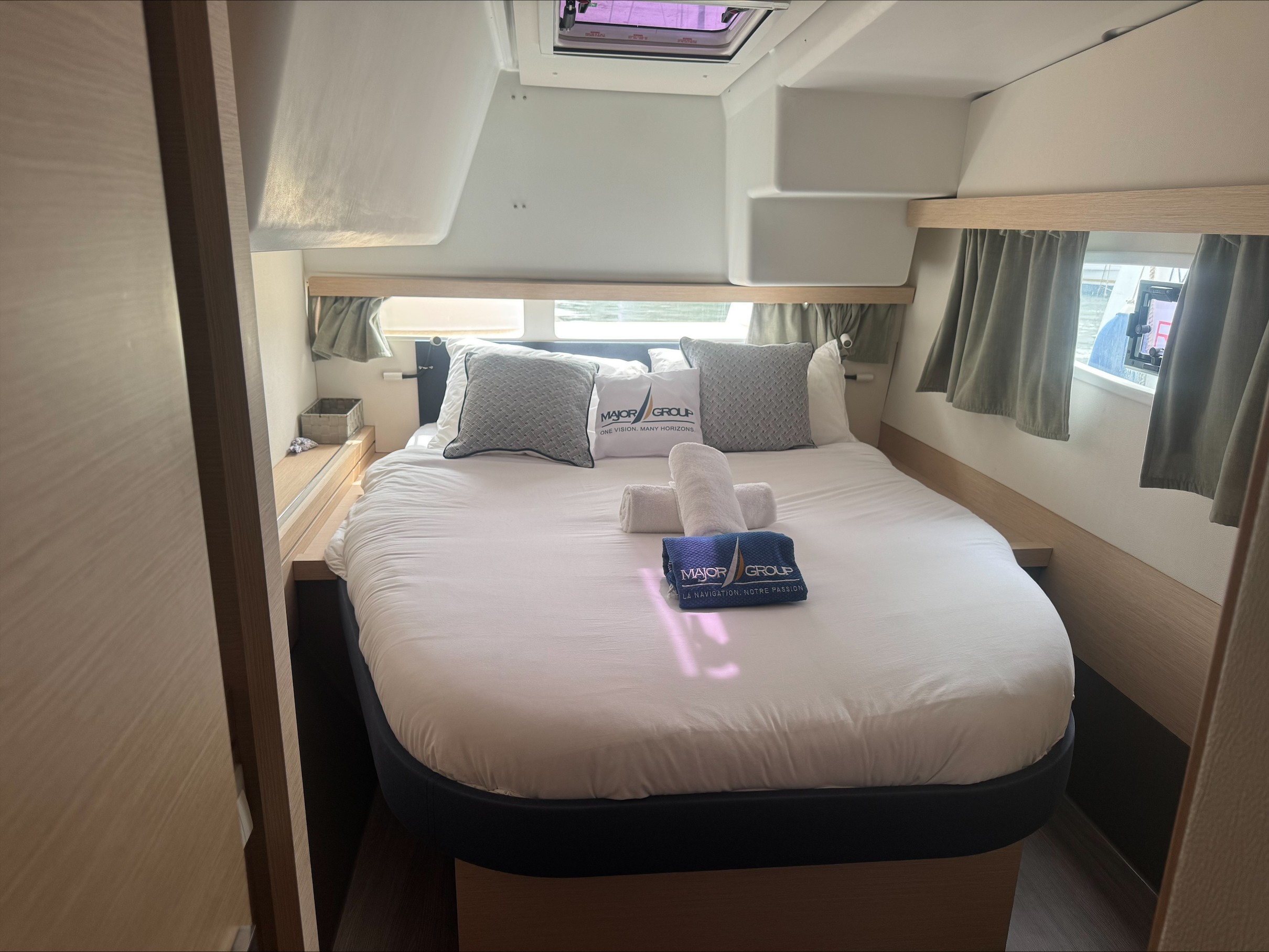 Yacht image 12