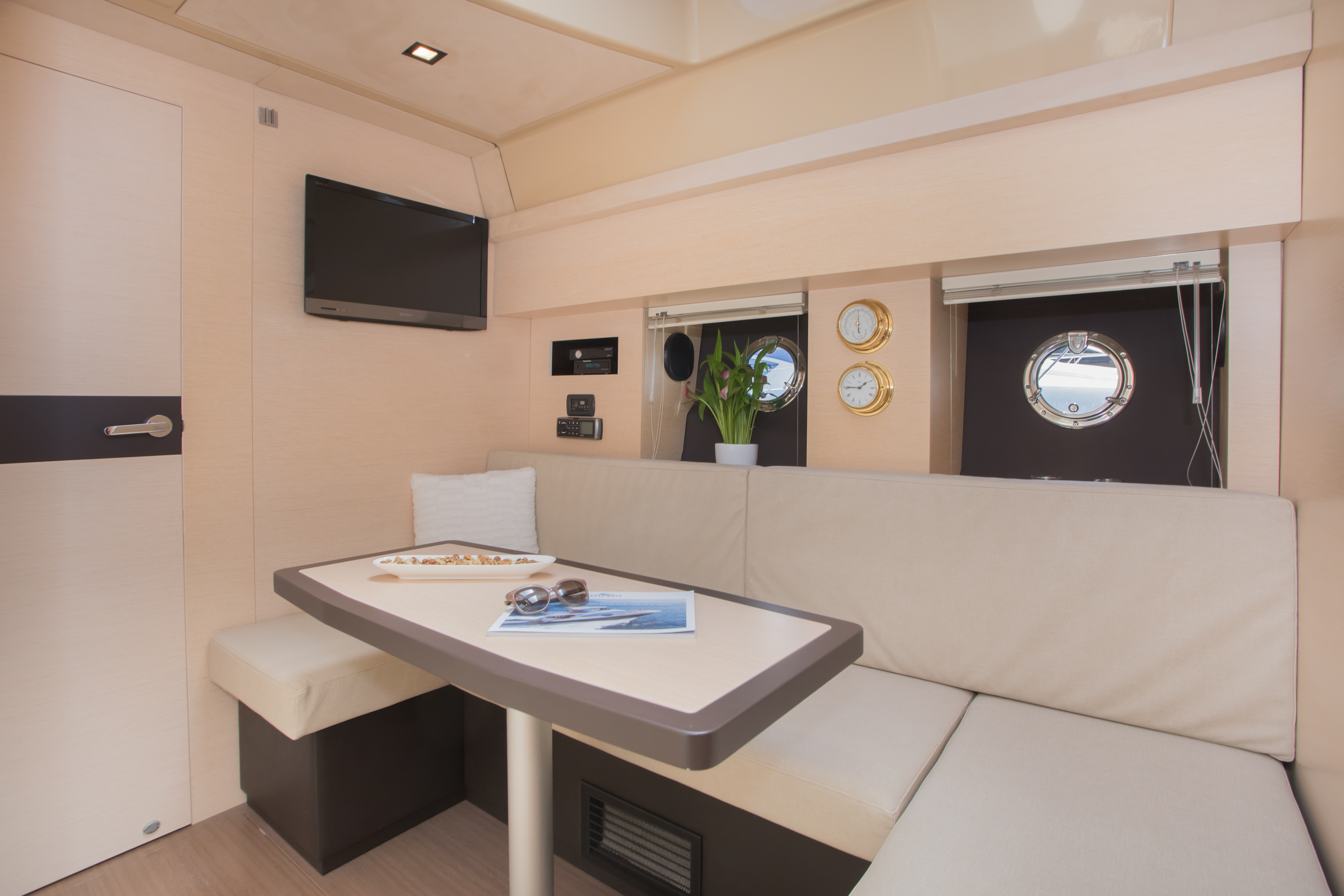 foto Cranchi M44 HT 9