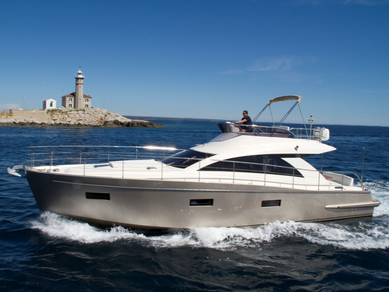 Cyrus 13.8 Flybridge