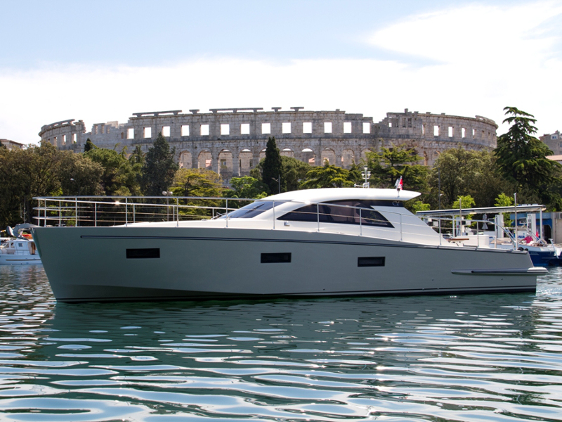 Cyrus 13.8 Hardtop