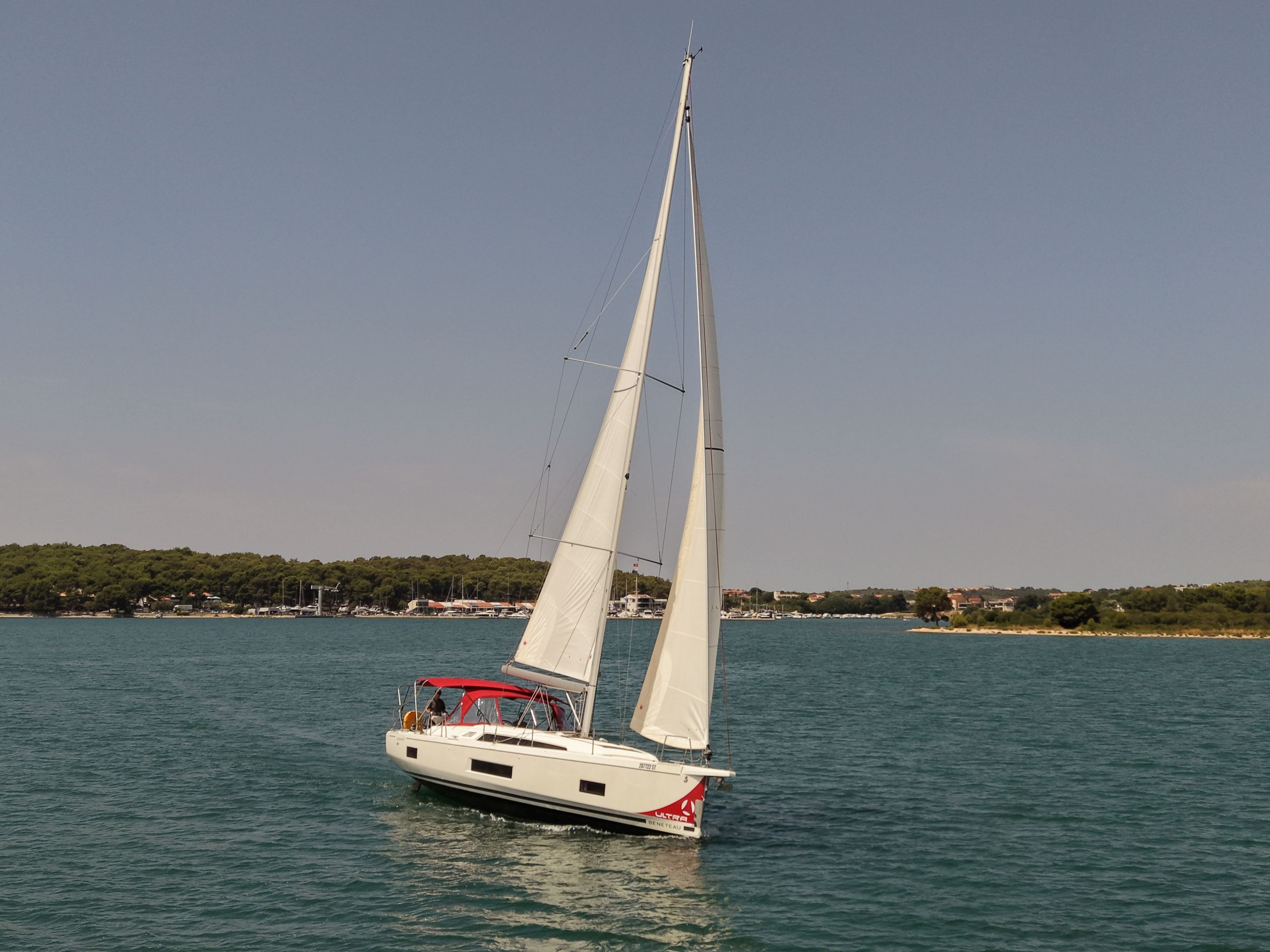 Yacht image 18