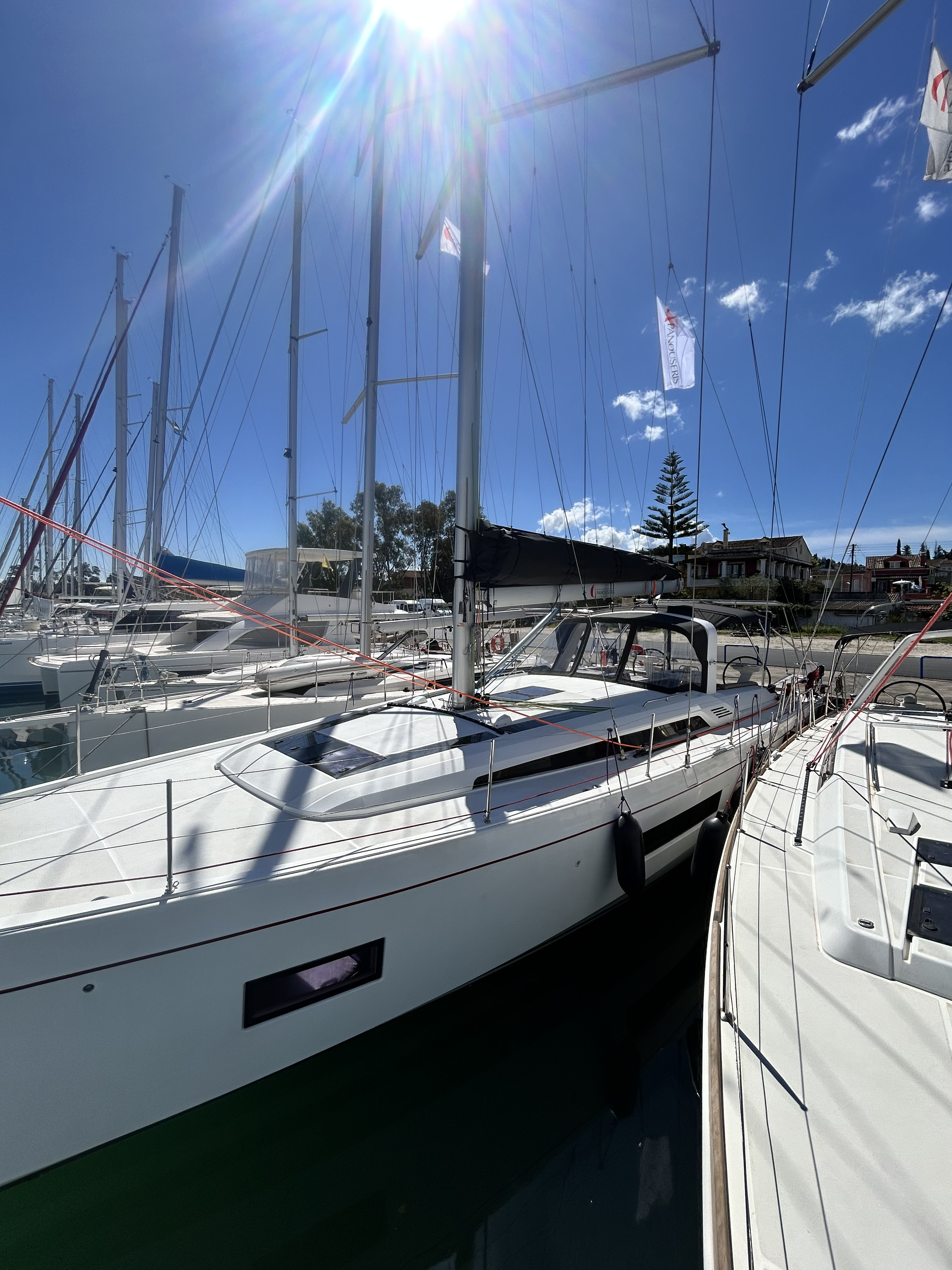 Yacht image 18