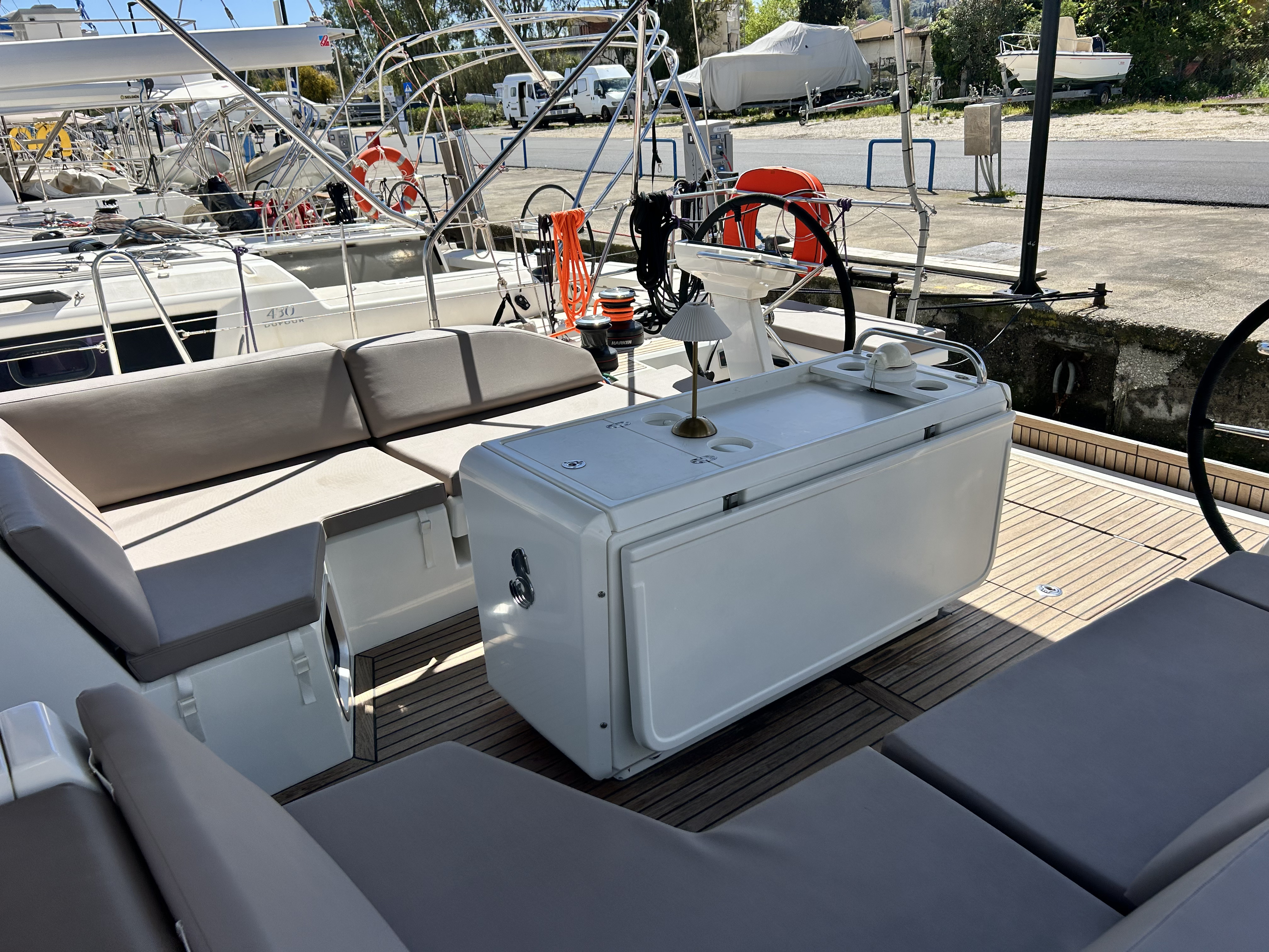 Yacht image 13