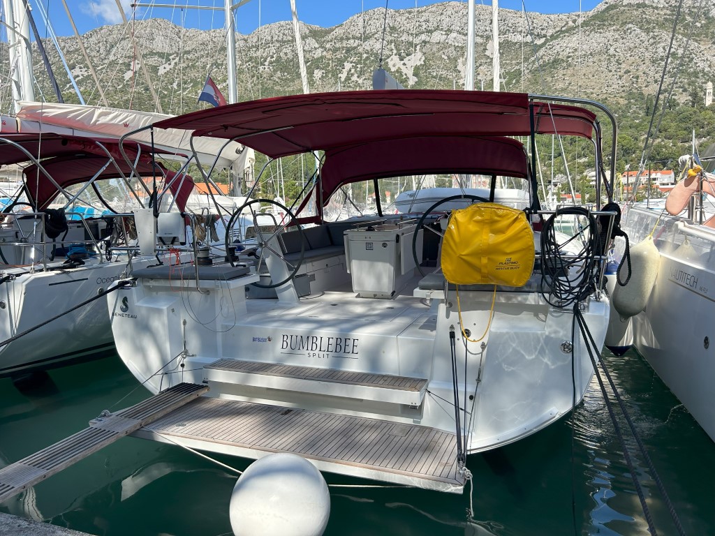 Yacht image 21