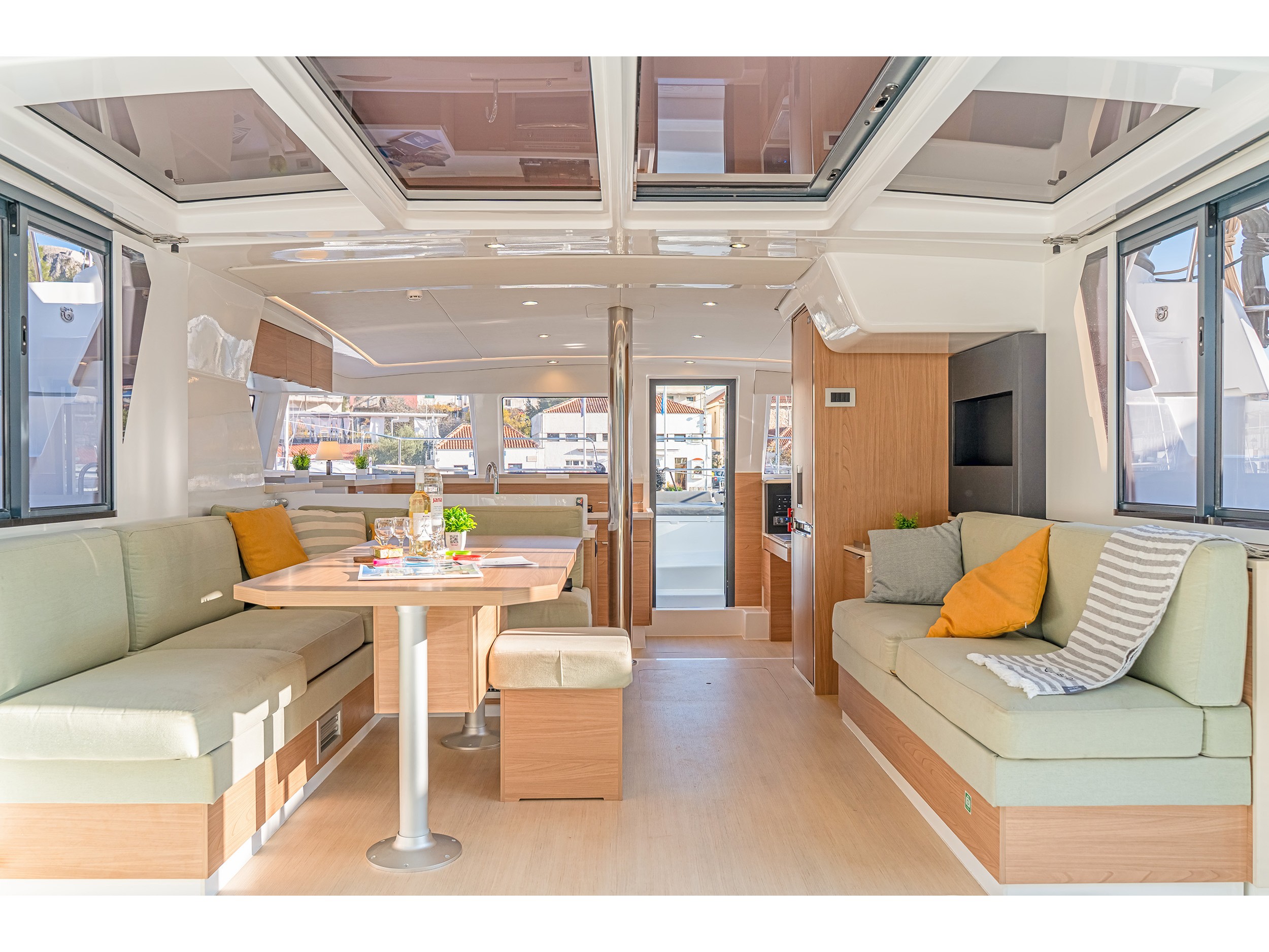 Bali 4.2 A/C & GEN & WM, Skradin