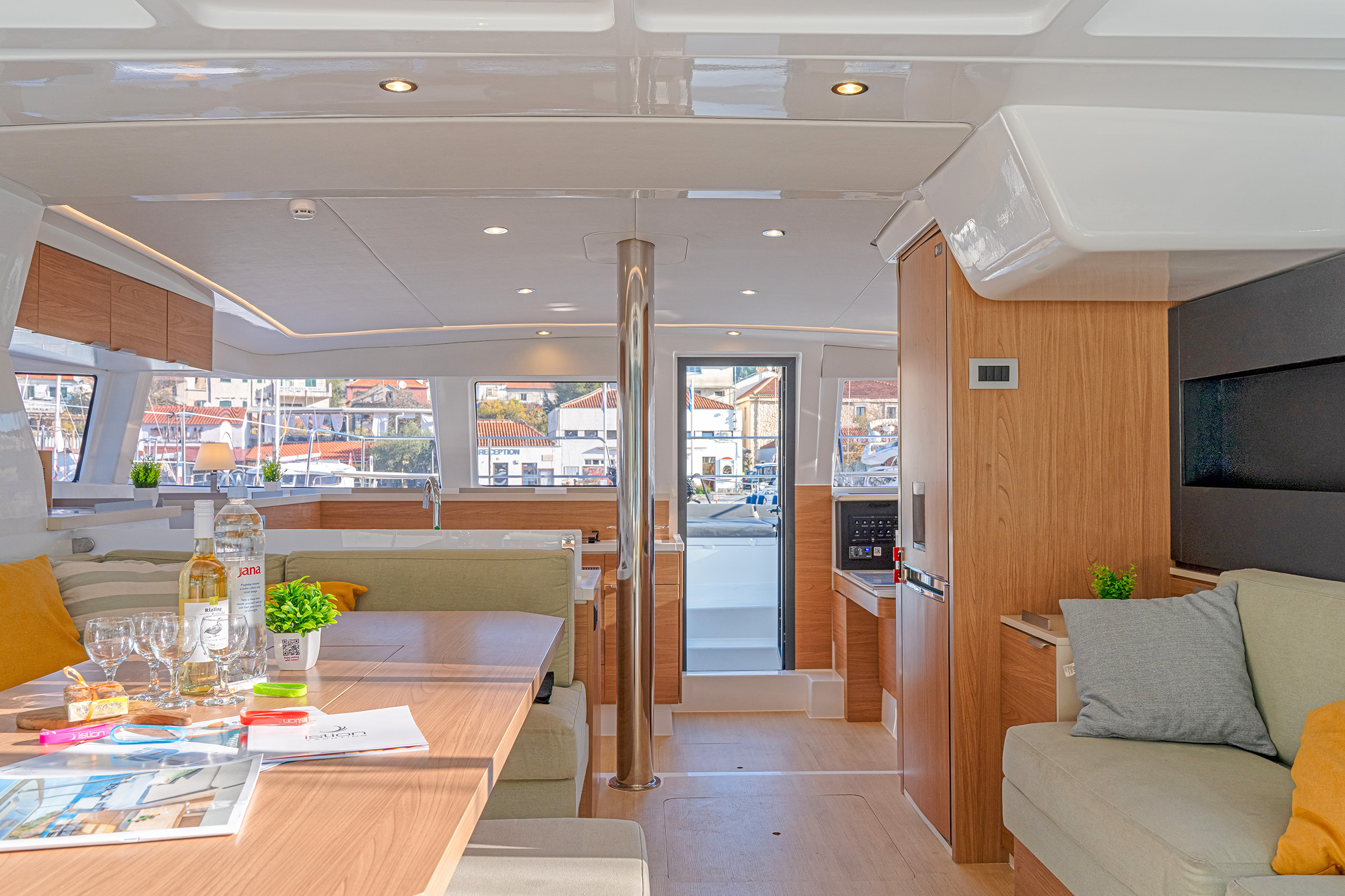 Bali 4.2 A/C & GEN & WM, Skradin