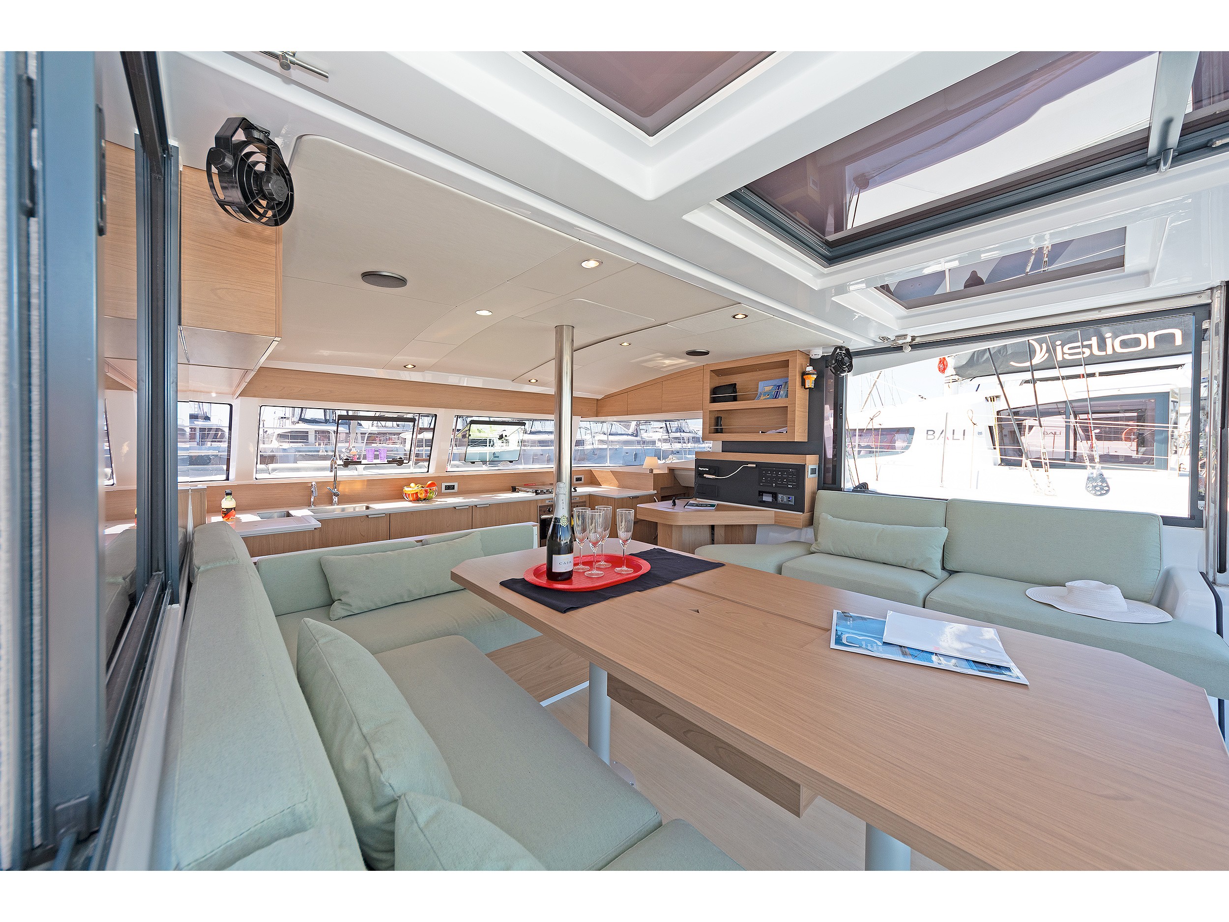 Bali Catsmart, Skradin