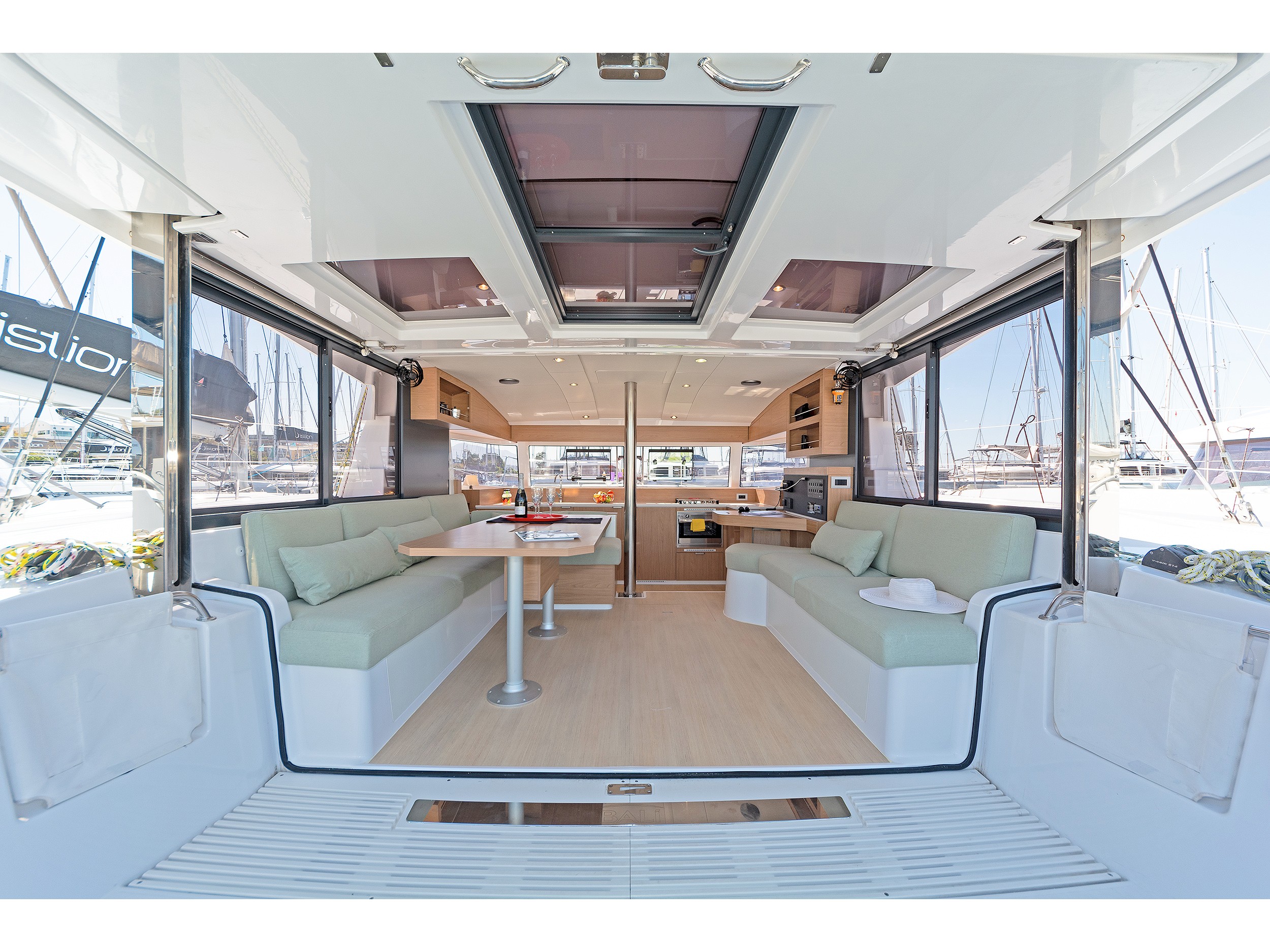 Bali Catsmart, Skradin