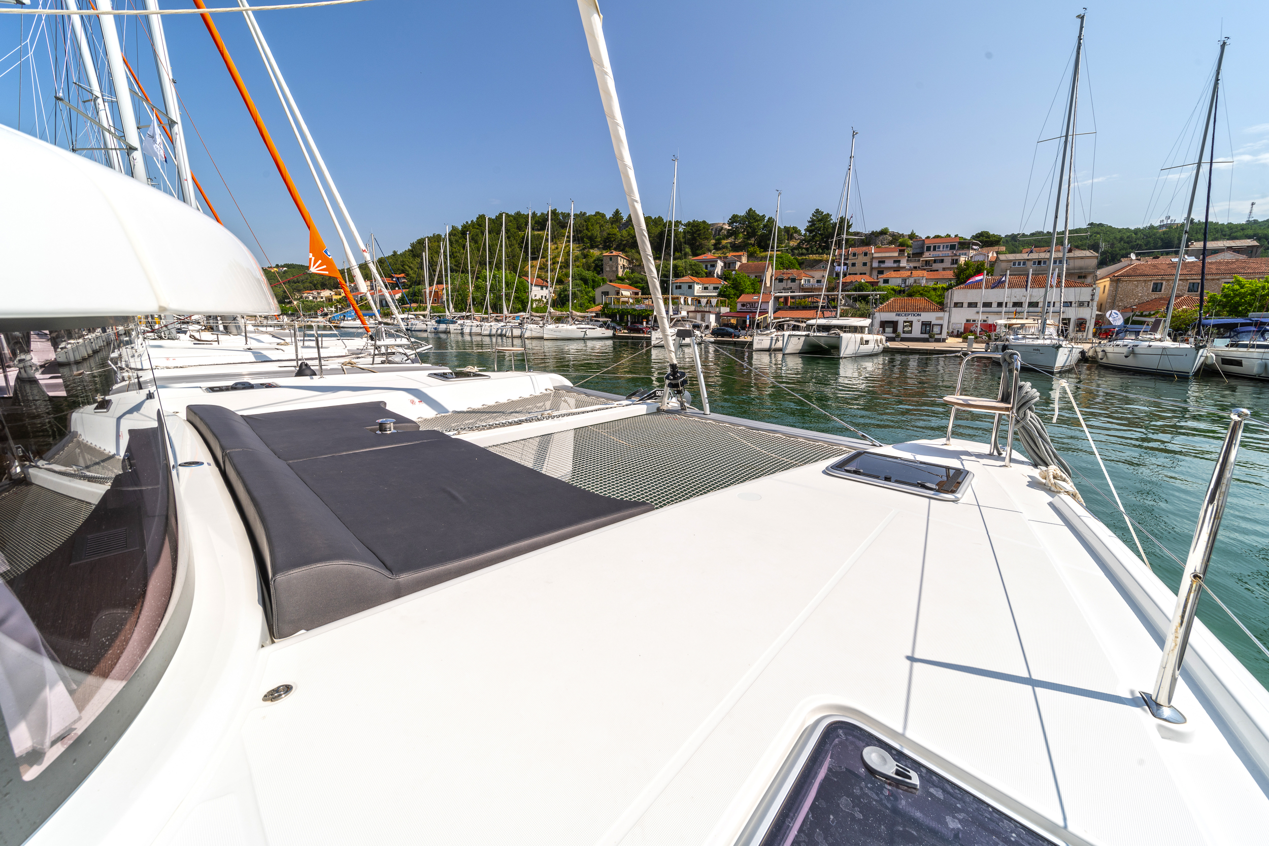 Lagoon 42 A/C & GEN & WM, Skradin