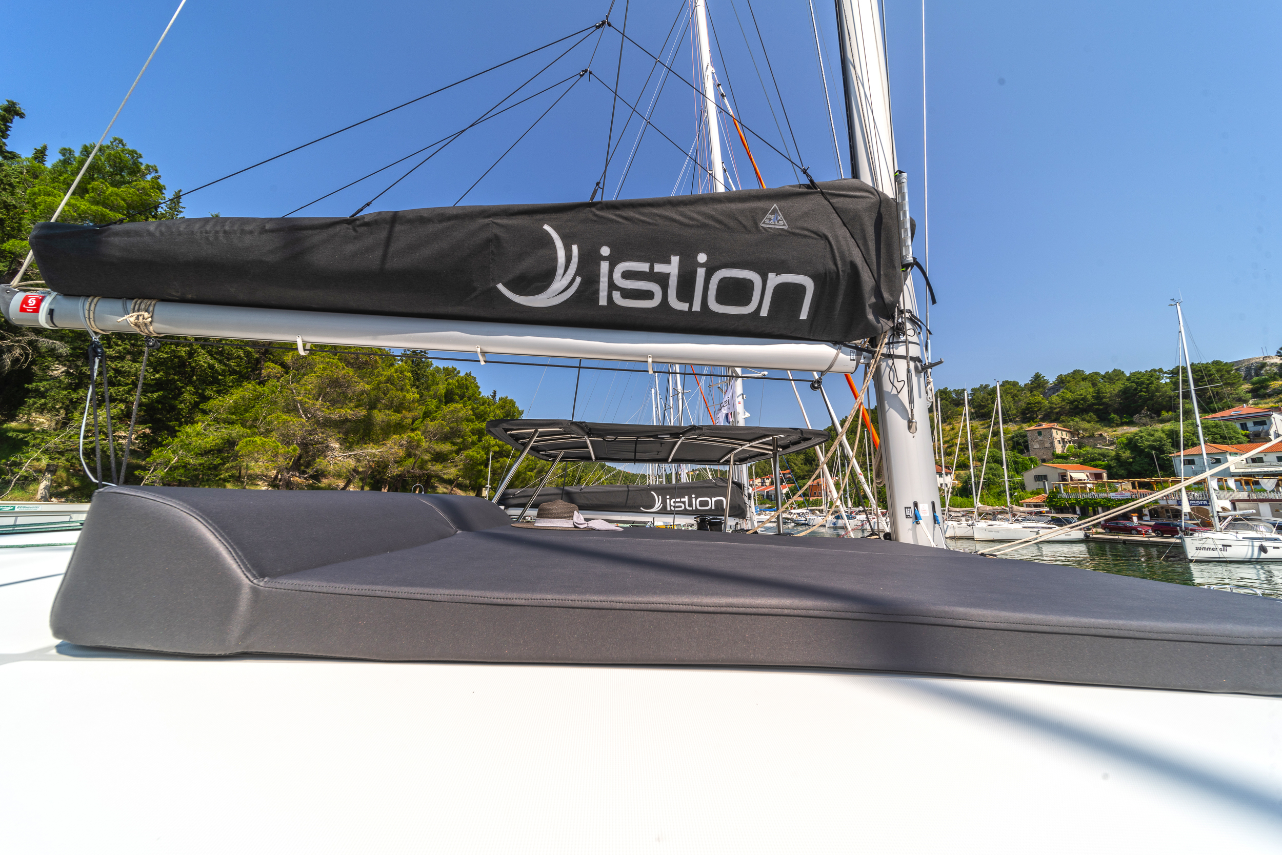 Lagoon 42 A/C & GEN & WM, Skradin