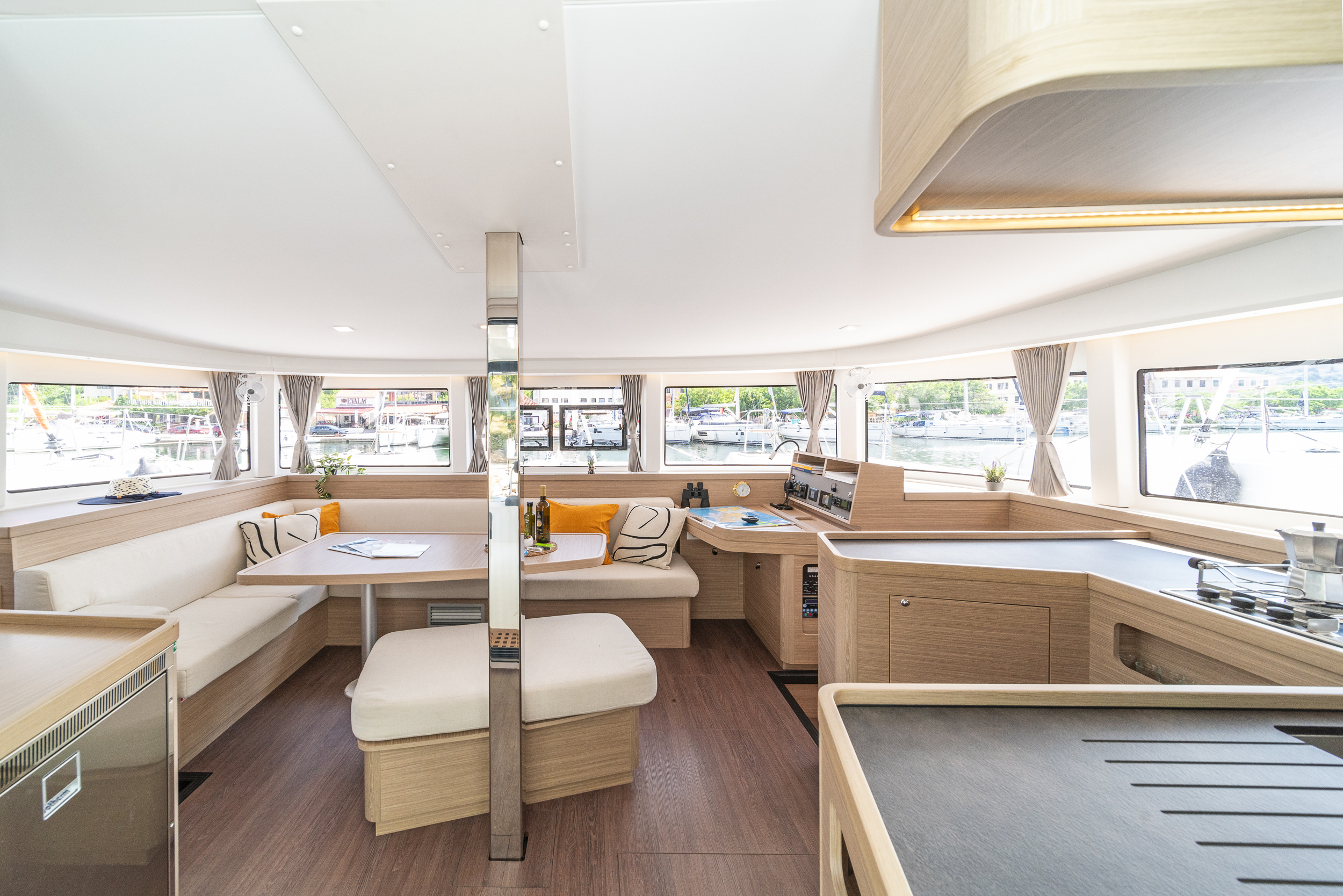 Lagoon 42 A/C & GEN & WM, Skradin