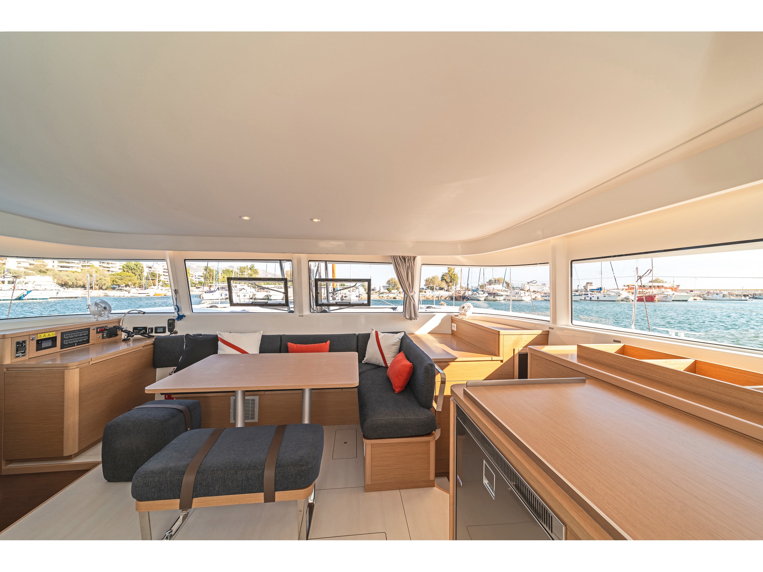 Excess 14 A/C & GEN & WM, Skradin