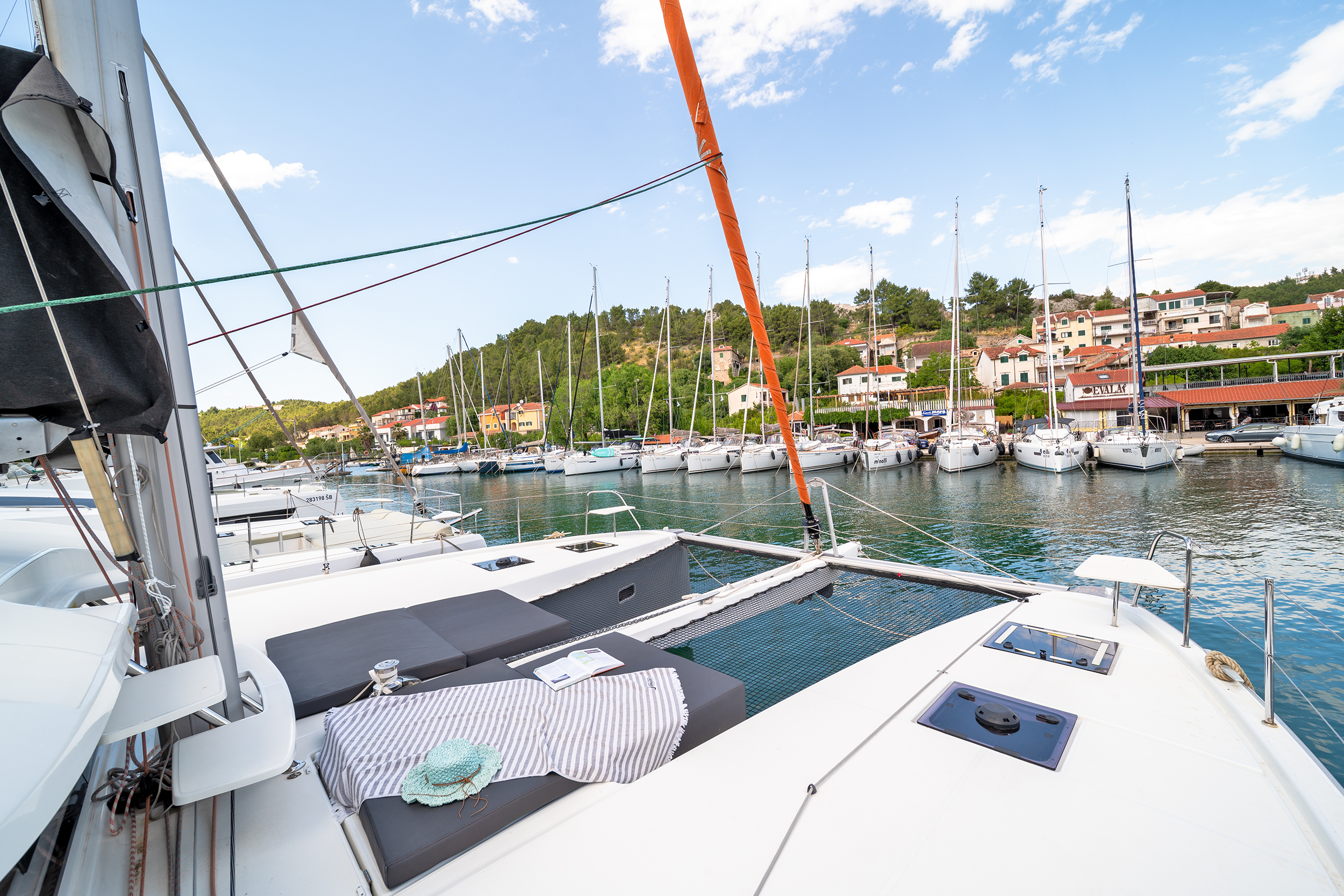 Excess 14 A/C & GEN & WM, Skradin