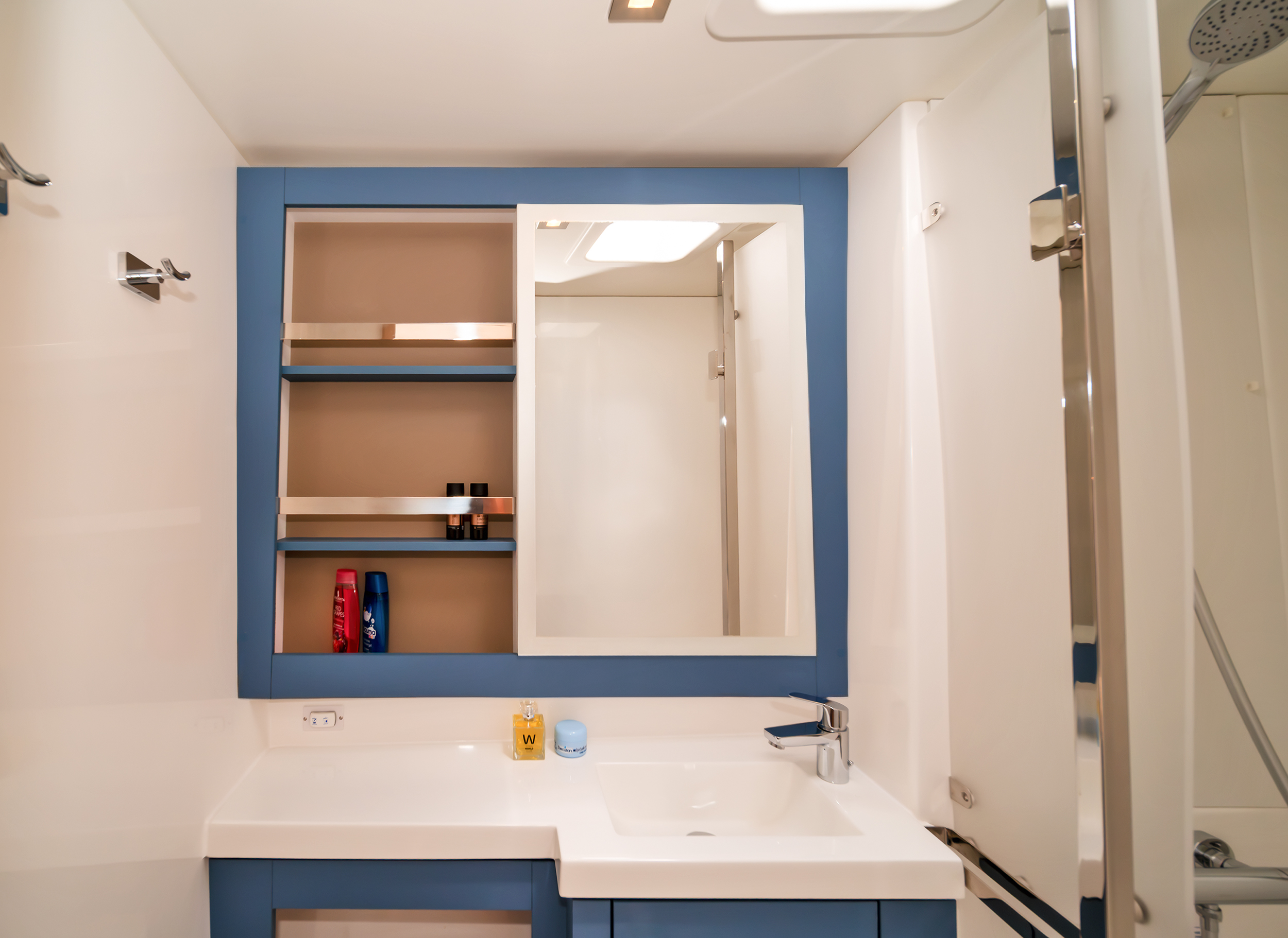 Tanna 47 A/C & GEN & WM, Skradin