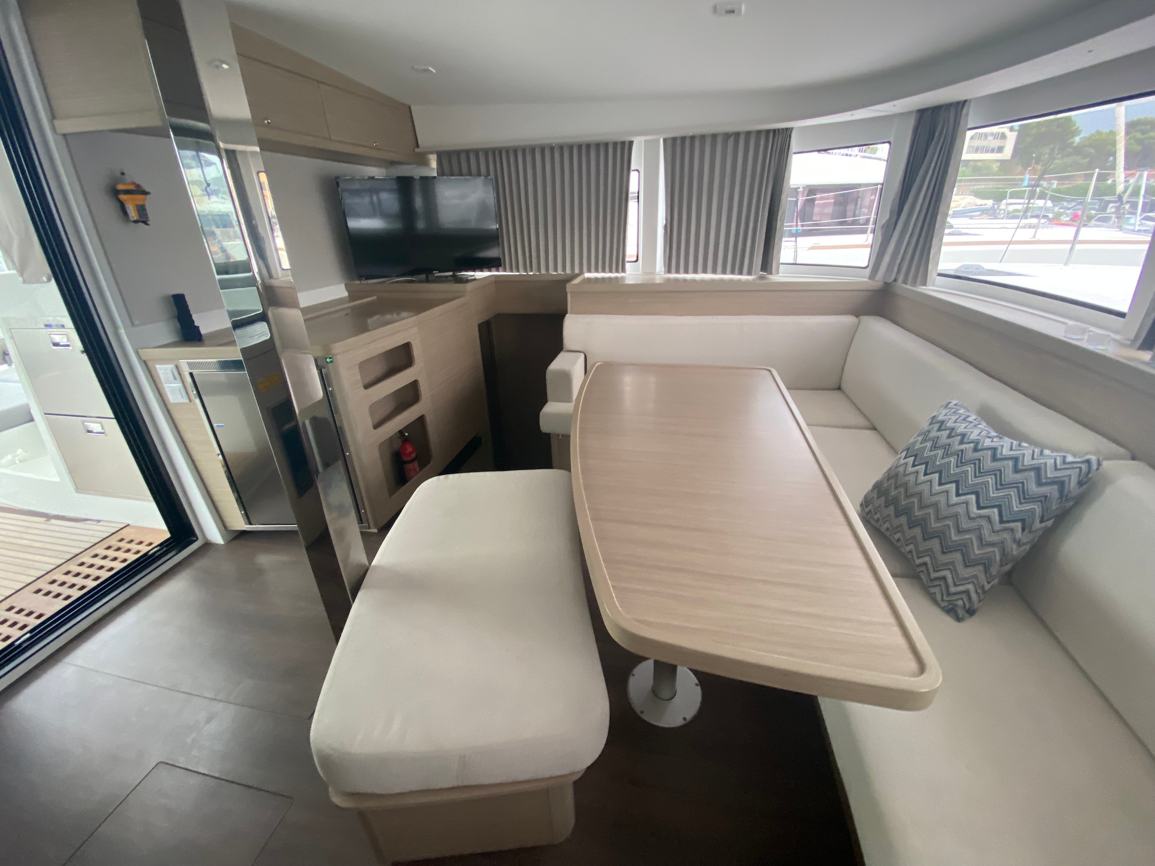 Brunhilde, Interior image