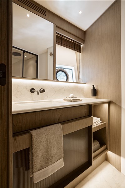 Azimut 82 Fly, Šibenik