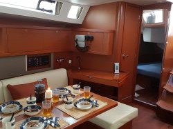 S/Y - Oceanis 45 - 4 Cabins - Built 2016