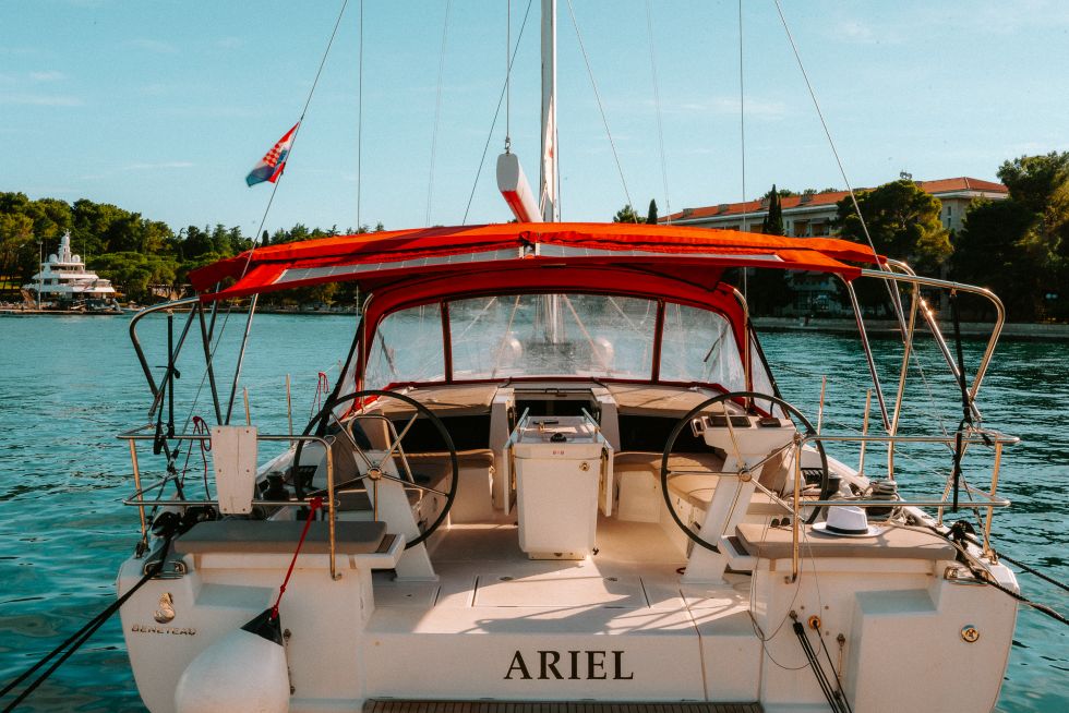 Yacht image 15