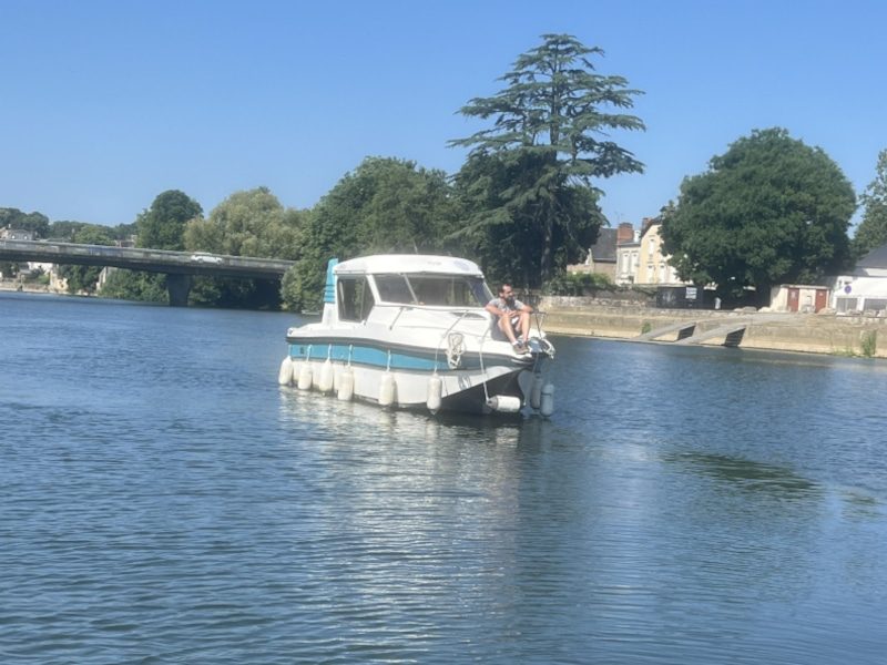 Nicols Sedan 800, Sablé-sur-Sarthe