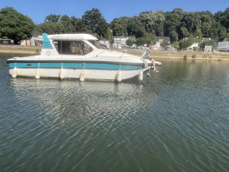 Nicols Sedan 800, Sablé-sur-Sarthe