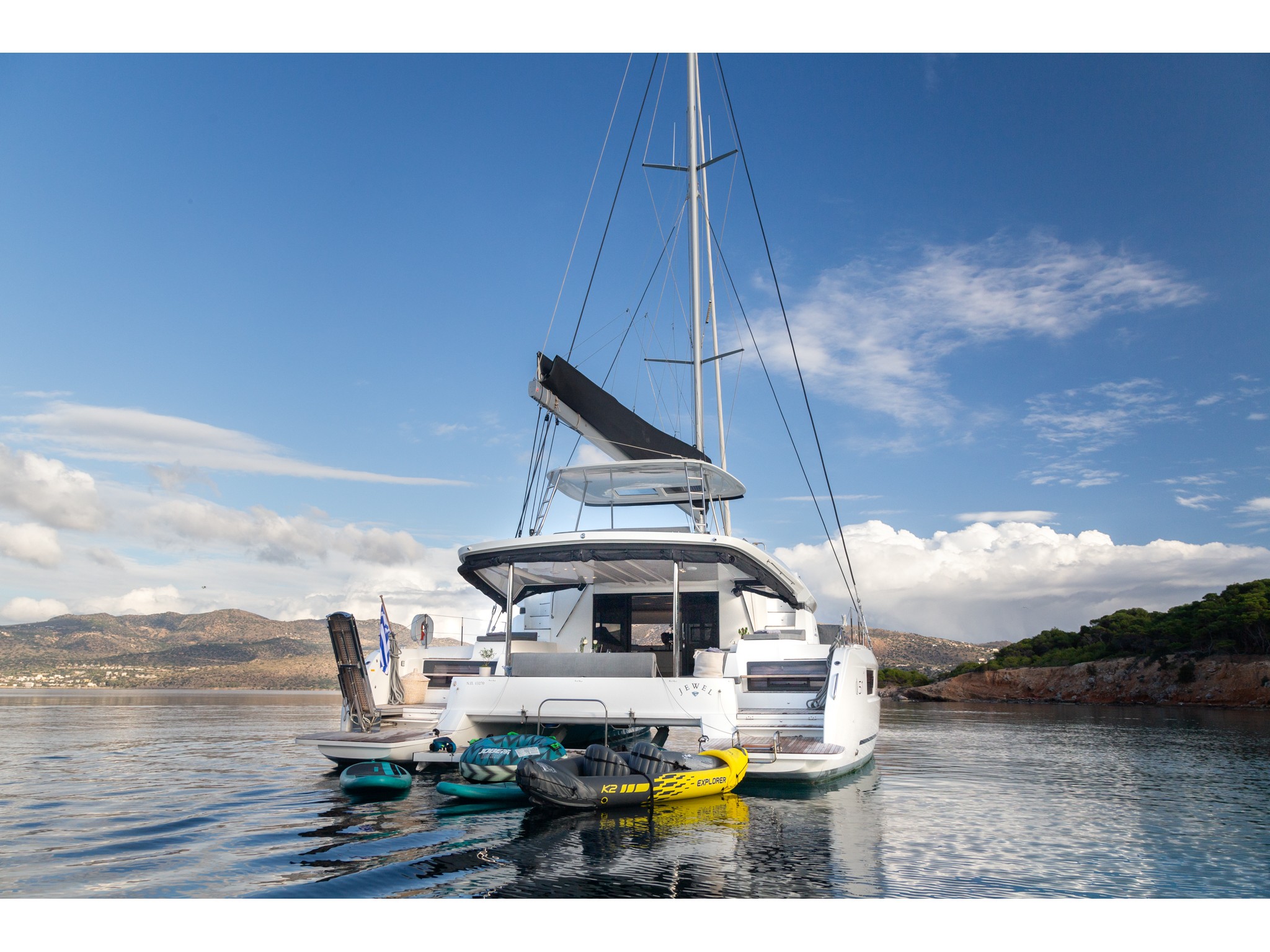 Lagoon 51 (2023) – JEWEL (Charter rate includes VAT, Skipper Fee, Generator, Air-condition, Watermaker, Icemaker, Dishwasher, 2 SUP, Tubes, Kids Water-ski, Sea scooter, Electric BBQ) *Skippered only*