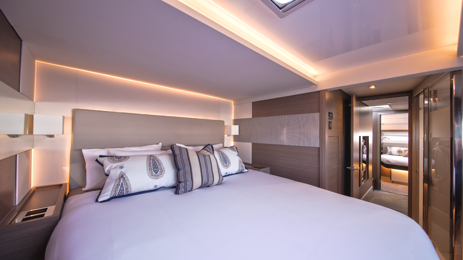 Leopard 53 PC, Road Town